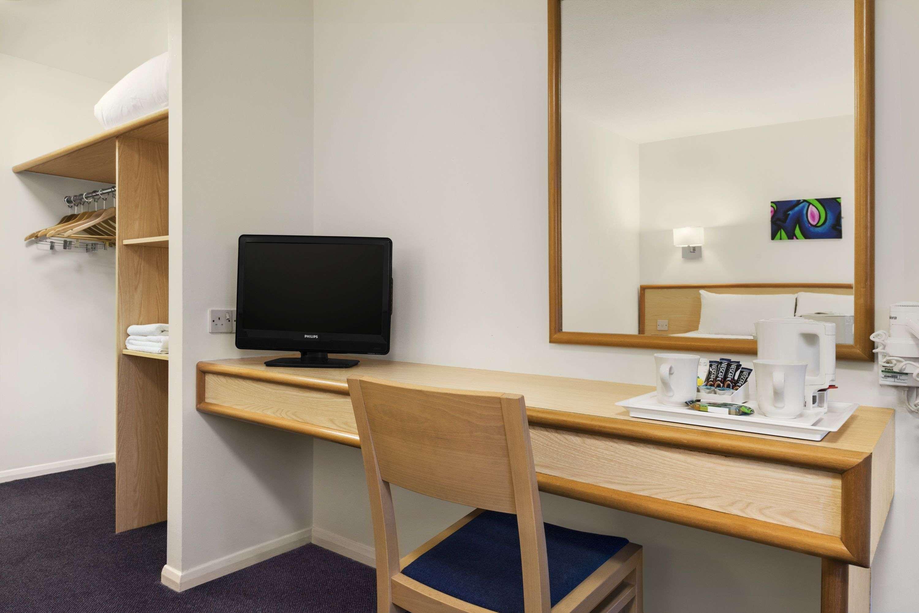 Days Inn Bridgend Cardiff Esterno foto