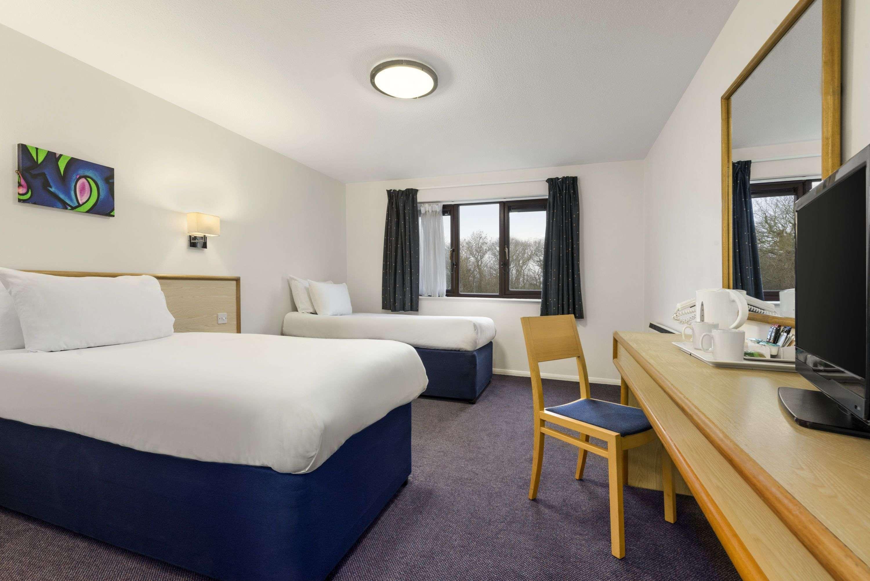Days Inn Bridgend Cardiff Esterno foto