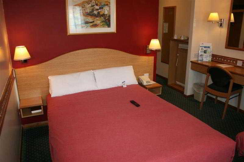 Days Inn Bridgend Cardiff Esterno foto